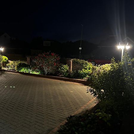 Whispering Waves Guest House, Brighton-8 Mins, Guests 4, Near Beachfront, Free Parking Wifi And Kitchen Peacehaven Екстериор снимка