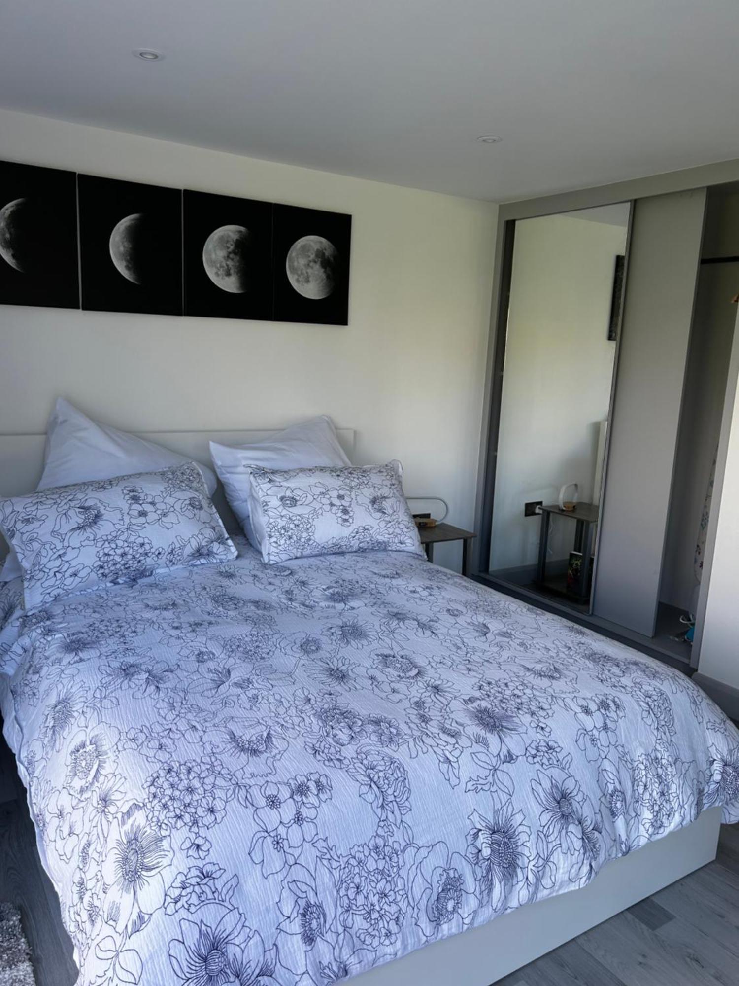 Whispering Waves Guest House, Brighton-8 Mins, Guests 4, Near Beachfront, Free Parking Wifi And Kitchen Peacehaven Екстериор снимка