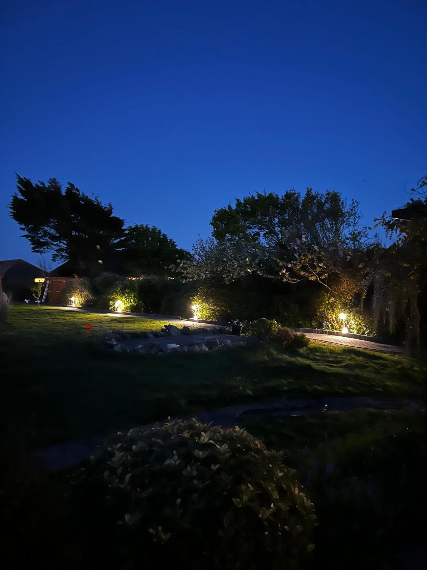 Whispering Waves Guest House, Brighton-8 Mins, Guests 4, Near Beachfront, Free Parking Wifi And Kitchen Peacehaven Екстериор снимка